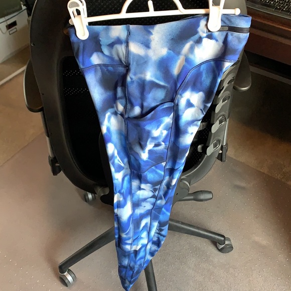 NWOT Lululemon Leggings - Picture 4 of 4